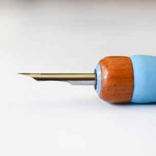 Be sure to insert this nib into a crowquill-friendly holder such as the Tachikawa T40 pen.